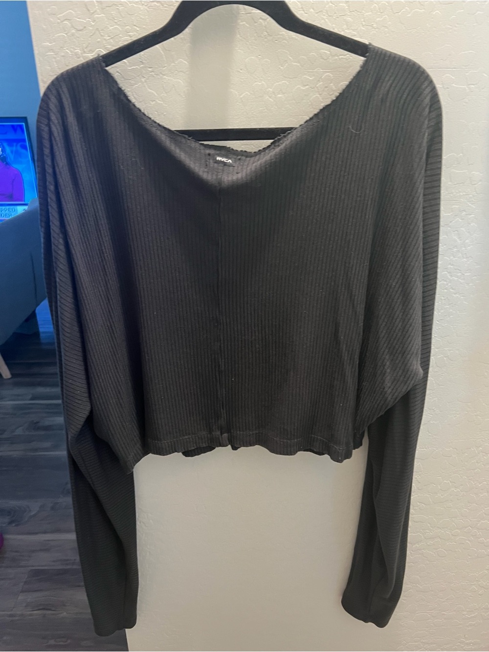 RVCA Charcoal Ribbed Long-Sleeve Cropped Top - Picture 3 of 6